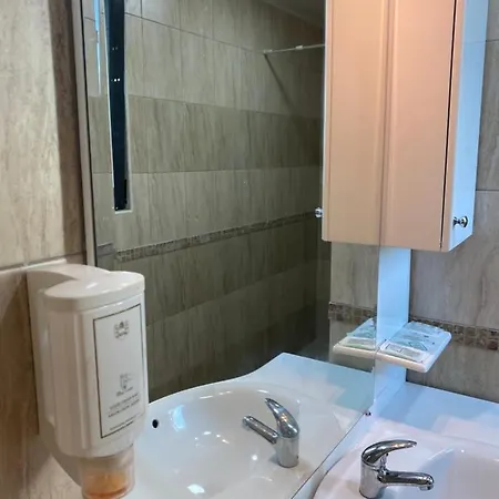 Empera Hotel 3*