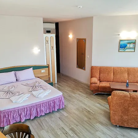 Empera Hotel 3*