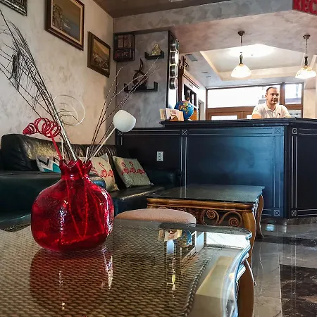 Hotel Empera 3*