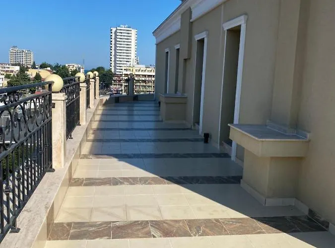 Empera H-l 酒店 3*