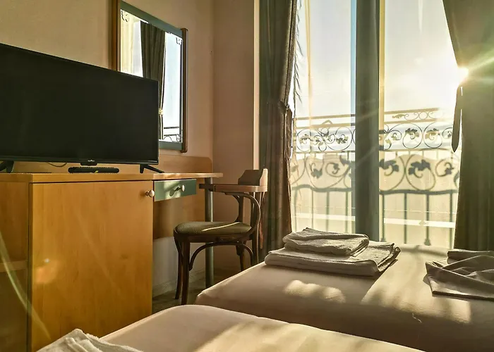 Empera H-l 酒店 3*